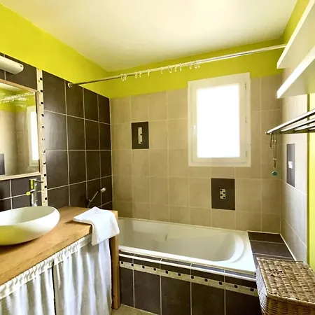 La Gardoise- Swimming Pool And Petanque Court! Villa